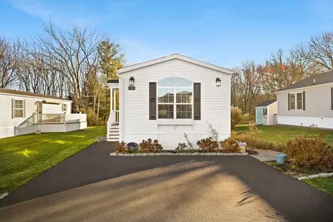 348 Bumila Dr, Raynham, MA 02767