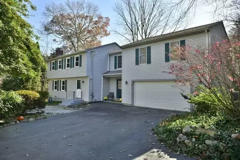 75 Neck Hill Rd, Mendon, MA 01756