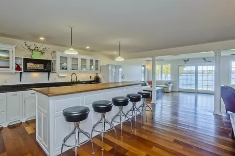 62 Riverside Dr, Berkley, MA 02779 photo 7