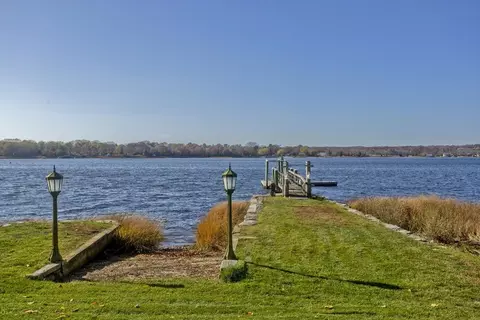 62 Riverside Dr, Berkley, MA 02779 photo 30