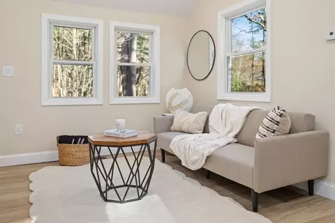 44 Dudley Rd, Berlin, MA 01503 photo 3
