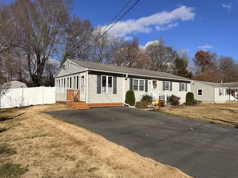 36 Sunbrier Rd, Springfield, MA 01129 photo 2