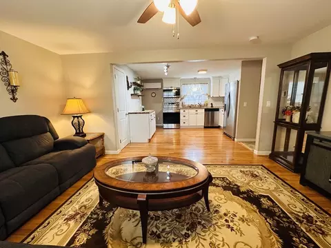 36 Sunbrier Rd, Springfield, MA 01129 photo 8