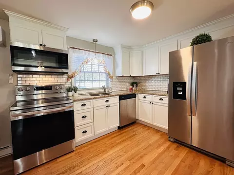 36 Sunbrier Rd, Springfield, MA 01129 photo 4
