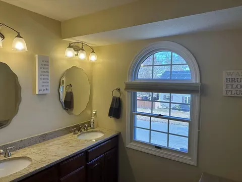329 Forest Hill Rd, Springfield, MA 01128 photo 39