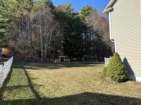 329 Forest Hill Rd, Springfield, MA 01128 photo 5