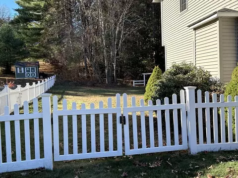 329 Forest Hill Rd, Springfield, MA 01128 photo 4