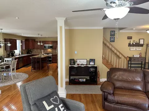 329 Forest Hill Rd, Springfield, MA 01128 photo 17