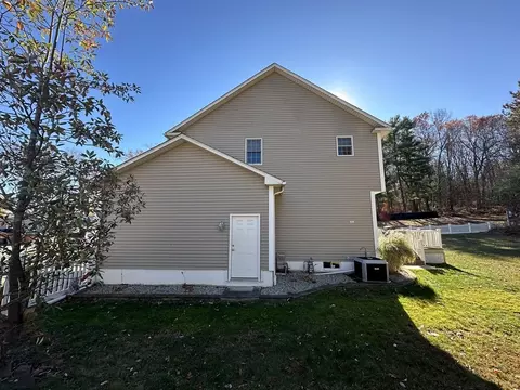 329 Forest Hill Rd, Springfield, MA 01128 photo 7