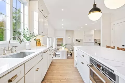 42 Central St, Norwell, MA 02061