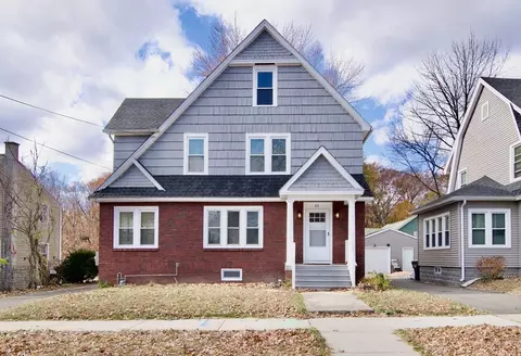 42 Fenwick St, Springfield, MA 01109