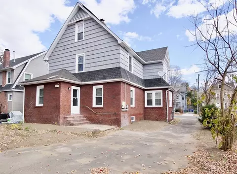 42 Fenwick St, Springfield, MA 01109 photo 4