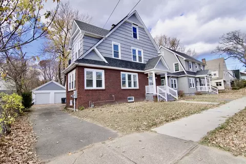 42 Fenwick St, Springfield, MA 01109 photo 2