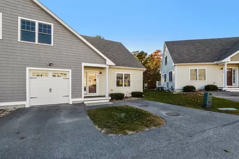 637 Gifford St #10B, Falmouth, MA 02540