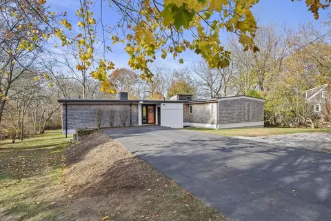 921 Plymouth St, Abington, MA 02351