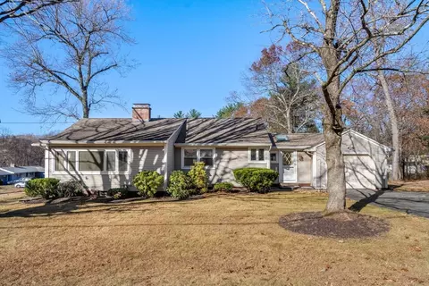 114 E Gooseberry Rd, West Springfield, MA 01089