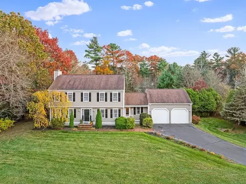 14 Bow Dr, Acushnet, MA 02743