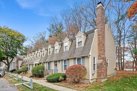 272 Wellman Ave #272, Chelmsford, MA 01863