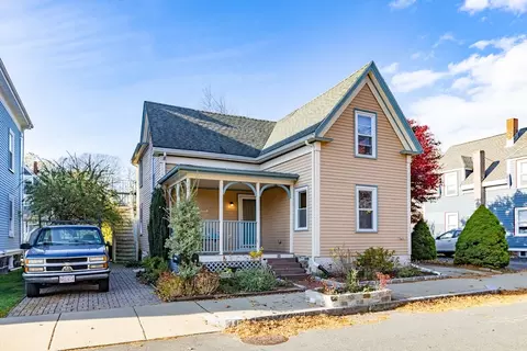 11 Ocean St, Beverly, MA 01915
