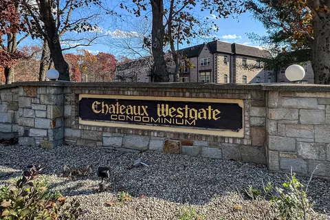 115 Oak Ln #6, Brockton, MA 02301