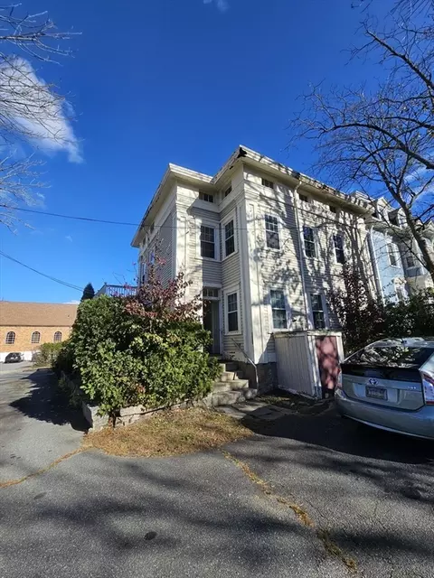 251 Cherry St, Fall River, MA 02720