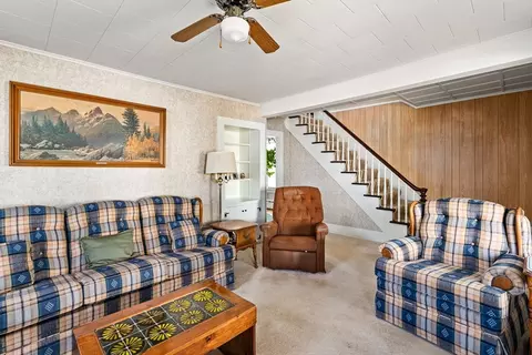48 Maple St, Easthampton, MA 01027 photo 9