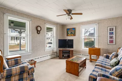 48 Maple St, Easthampton, MA 01027 photo 5