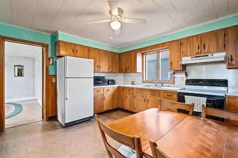 48 Maple St, Easthampton, MA 01027 photo 17