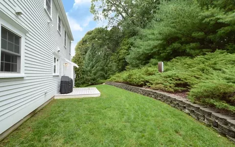 28 Beechmont St, Worcester, MA 01609 photo 28