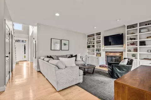 40 Chapelgate Rd, Canton, MA 02021 photo 3