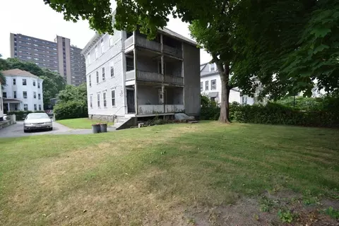 Exterior - 36 Townsend St, Worcester, MA 01609 photo 5 of 10