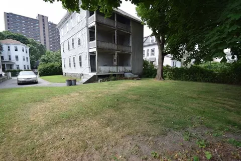 Exterior - 36 Townsend St, Worcester, MA 01609 photo 7 of 10