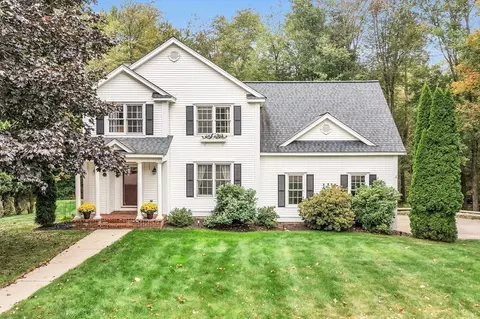 49 Simmons Rd, Marlborough, MA 01752