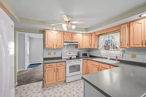 319 Hyacinth St, Fall River, MA 02720 photo 21