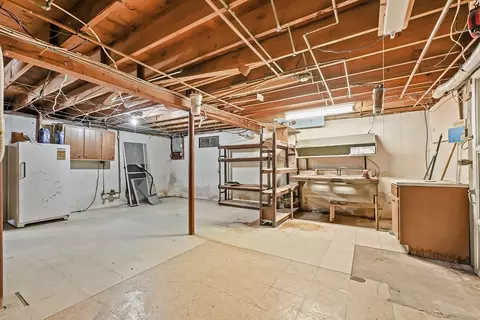319 Hyacinth St, Fall River, MA 02720 photo 41