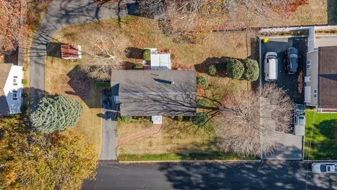 319 Hyacinth St, Fall River, MA 02720 photo 8