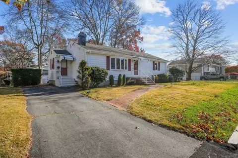 319 Hyacinth St, Fall River, MA 02720 photo 2