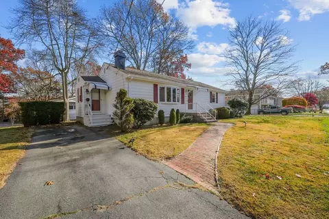 319 Hyacinth St, Fall River, MA 02720 photo 3