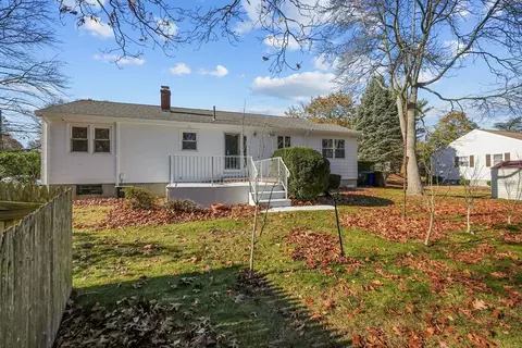 319 Hyacinth St, Fall River, MA 02720 photo 6