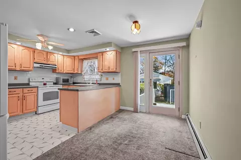 319 Hyacinth St, Fall River, MA 02720 photo 19