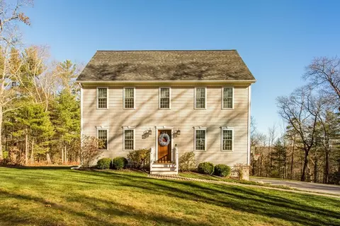 43 Ragged Hill Rd, West Brookfield, MA 01585