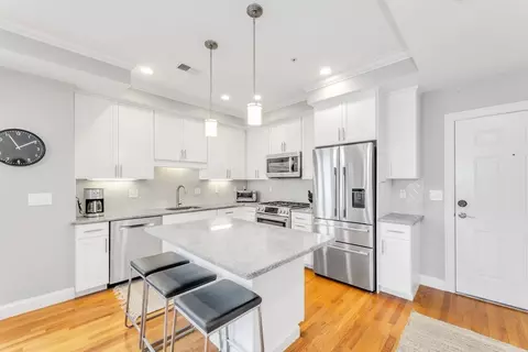 345 Belgrade Ave #11, Roslindale, MA 02131