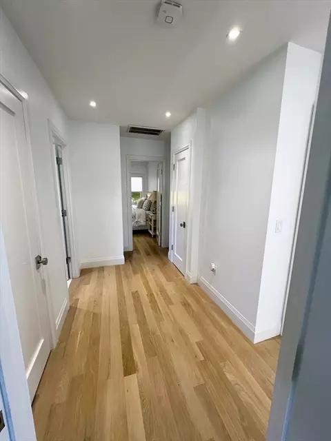 Entry Way - 16 Lindale Ave, Dedham, MA 02026 photo 3 of 5