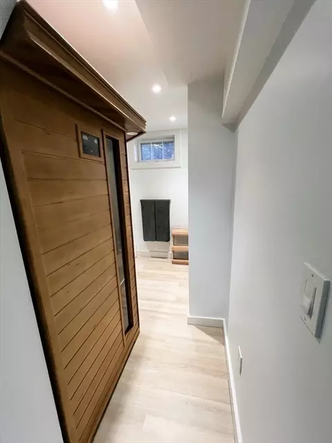Entry Way - 16 Lindale Ave, Dedham, MA 02026 photo 5 of 5