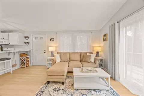 35 Ashumet Rd #5D, Mashpee, MA 02649 photo 3