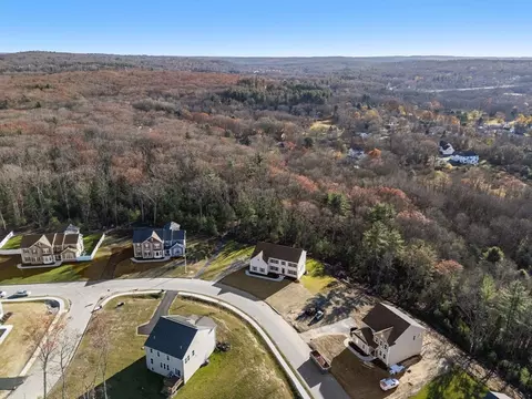 15 Brooke St, Grafton, MA 01536