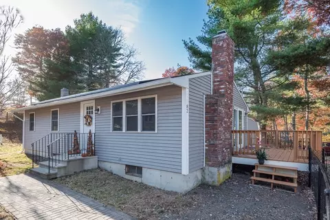 82 Lake Dr, Plymouth, MA 02360