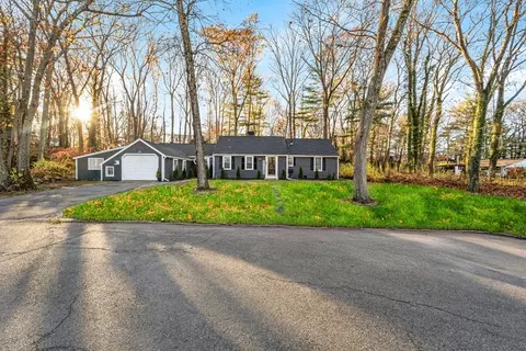 165 Colonel Hunt Dr, Abington, MA 02351