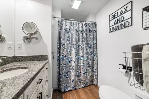 Bath - 10 Myrtle Rd, Gardner, MA 01440 photo 2 of 3