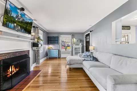 Living - 10 Myrtle Rd, Gardner, MA 01440 photo 1 of 1